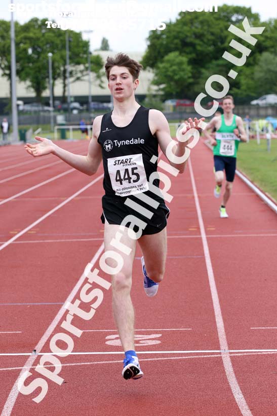 Mens under-17 800 metres, North Eastern Track and Fields Champs., Middlesbrough. Photo: David T. Hewitson/Sports for All Pics
